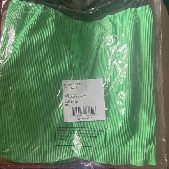 NEW Free People Movement Prajna Happiness Runs Seamless Shorts, Size M/L, NWT - Picture 5 of 6